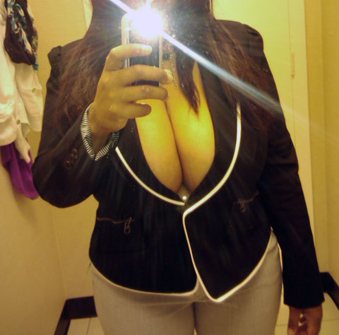 collegetitstribute:  I like this outfit.  She should definitely wear it out just