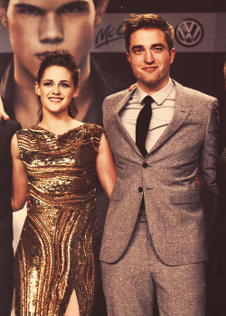 mrpattinson-blog:  Rob & Kristen at the