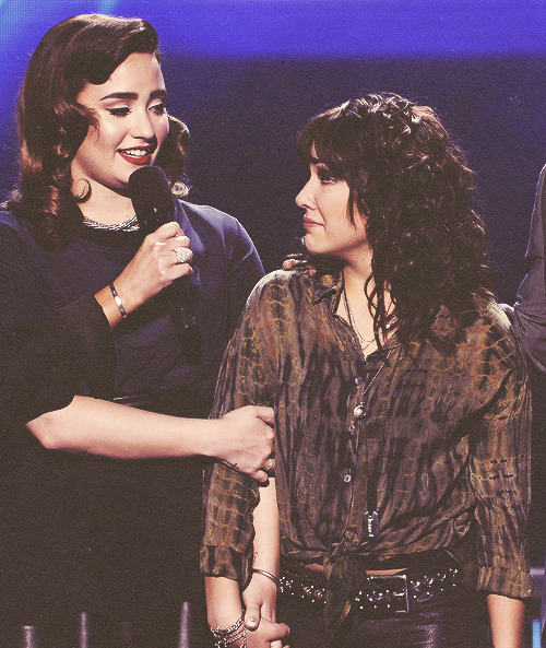 ohdevonne-blog:  “You’re so unbelievably talented and you have a future ahead of you so I’m not worried. I love you and I really, really believe in you.” - Demi Lovato to Jennel Garcia  @JennelGarcia: “@ddlovato Thank you for changing my life