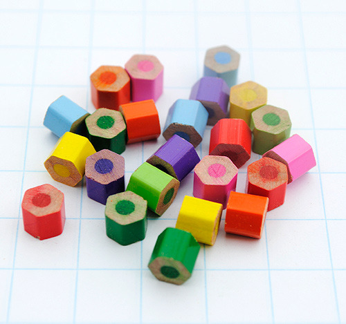 martinekenblog:DIY: Colored Pencil Jewelry