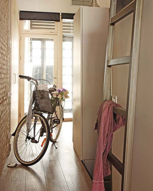 delightfulcycles: Bicycle inside (via Martha Winebarger)
