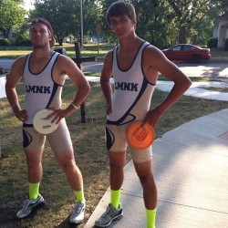 Amateur-Wrestling:  #Bulging While Playing Frisbee Golf With Al Http://Bit.ly/Uwxree