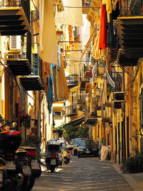 Cozy atmosphere in a typical street of the old town of Cefalù, Sicily, Italy (by Miguel Virkkunen Ca