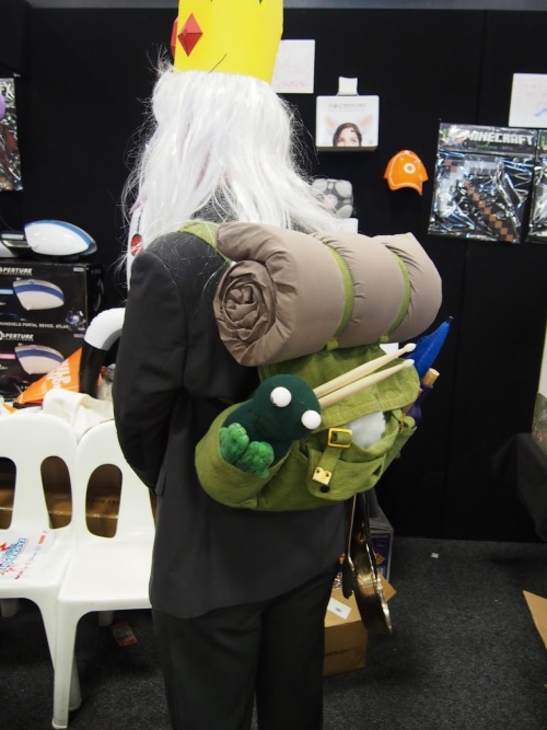 pinkieshy:  tenaciousbee:  kill3rtcell:  My Simon Petrikov/Ice King cosplay at Supanova, and my reference photos from ‘I Remember You’. The whole backpack, and even a tiny scientific parasite ^_^  GODDDDDDDDDDD ;3;  OH MY GOSH 