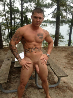 row2ski:  militarymencollection:  Military Men  . 