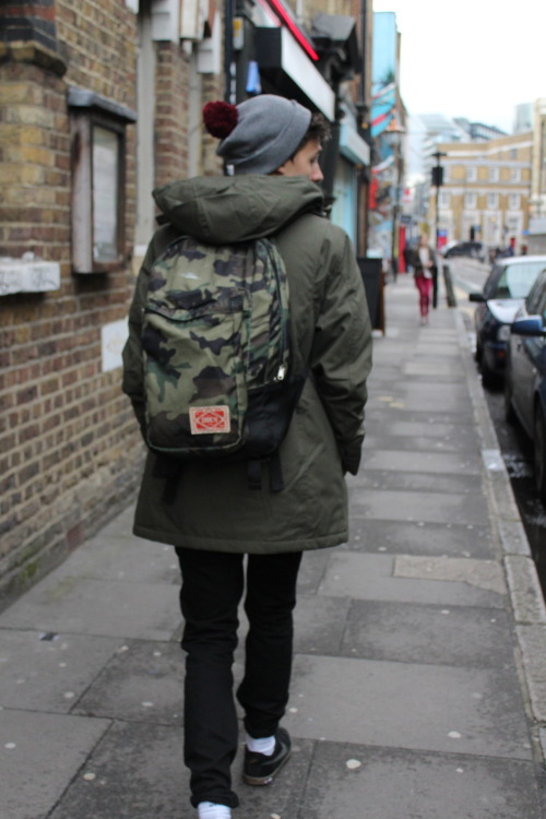 palacecunt:  me walking with ma new jacket and beanie in LANDAN