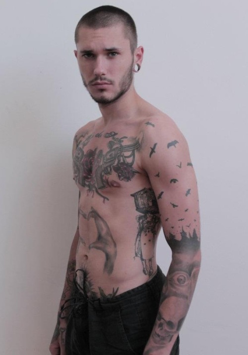realmenstink:  TIGHT TATTED CUTIE !!!