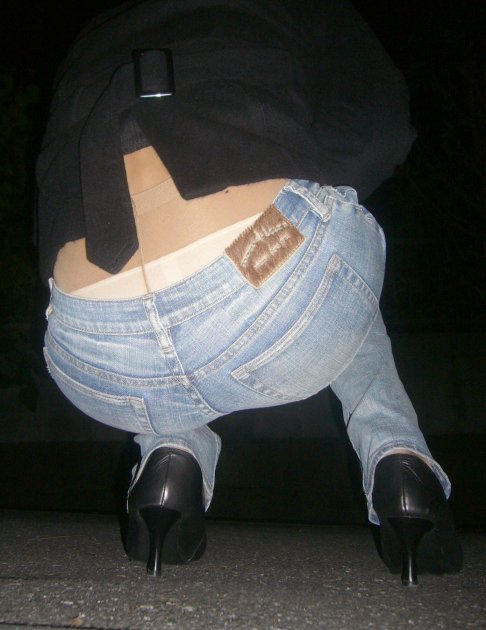 Pantyhose under pants