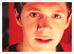 zaynsxo:   PARADE Magazine: Behind the Scenes with One Direction  ↳ niall horan