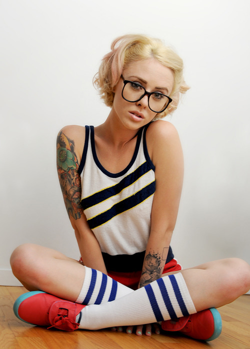 nonstopfreakshow:  /// 