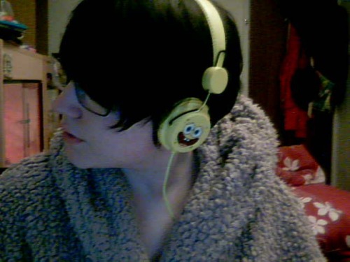 look at my headphones omf