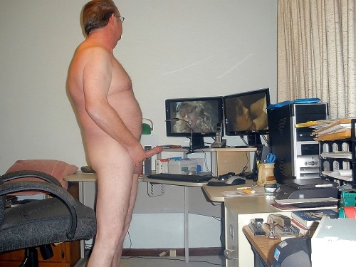Real People Wanking at the Computer