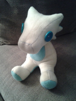 choppychops:  *~ChoppyChops Scalemate Giveaway!~* He came out a little derpy so we named him Paperjam, He’s sad and needs a new home~ (he looks white in the picture but he is actually pale yellow with blue accents~) Rules: 1. You don’t have to be