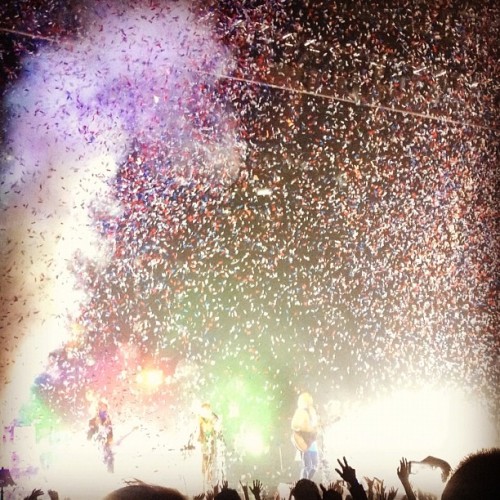 btu:I loved you then and I loved you now ohhhh yeahhh #grouplove (at The Wiltern) 