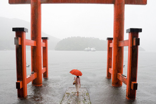 rendermebreathless:  Hakone Shrine　箱根神社 by plague doctor on Flickr.
