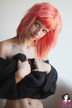 sinnie:  My set is in MR already, go give it some love if you’re a member! http://suicidegirls.com/members/Einnis/albums/site/31602/