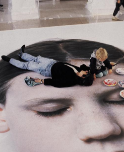  Gottfried Helnwein working on the “Head