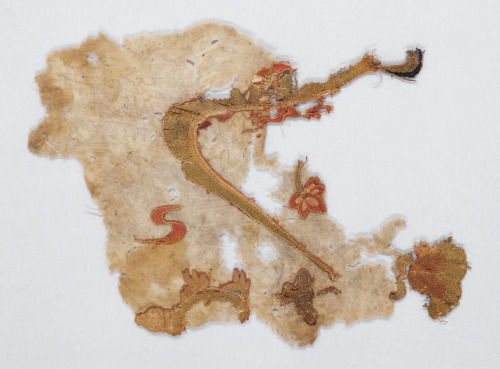 Contrary to the 8th century textile fragment of the last post, many textiles of that period were not