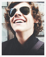 autumnavenue:  Endless list of why Harry Styles is a life ruiner   Sunglasses 