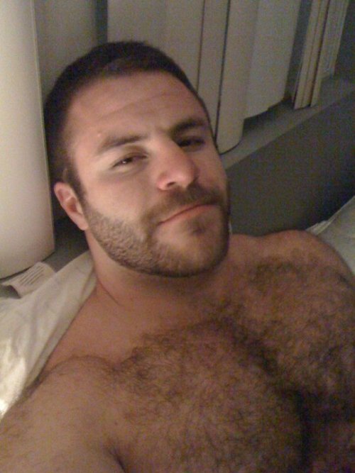 yummybearmen:  elpablitoo:  Hot Taddy in Where The Bears Are in Web Series :)He’s openly gay. Came out in the day of his 17th birthday. OMG! I want to hug him :P   Loves me some IAN.