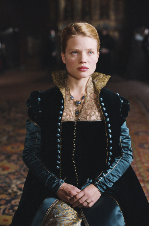 the-garden-of-delights: Mélanie Thierry as Marie de Montpensier in The Princess of Montpensier (2010