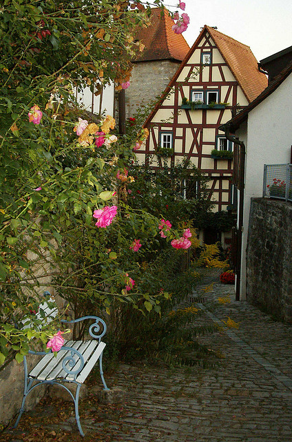 Idyllic alleys in Bad Wimpfen, Baden-Württemberg, Germany (by El@_56).