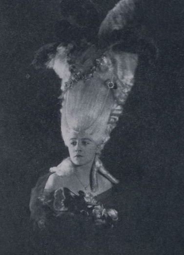 misshonoriaglossop:“Historical Hairdos” at the Hairdressing and Allied Trades Exhibition, Royal Hort