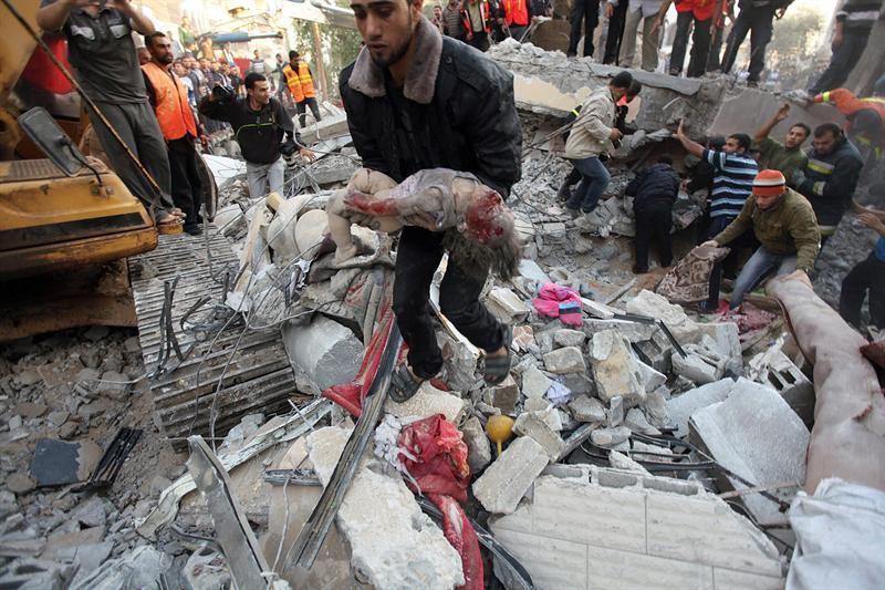 kiwifrenchfries:  israelfacts:  Twelve Palestinians from one family killed in Israeli