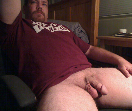 bigredatl: stocky-men-guys: Big, strong and sexy menStocky Men & Guys I know this guy and he has