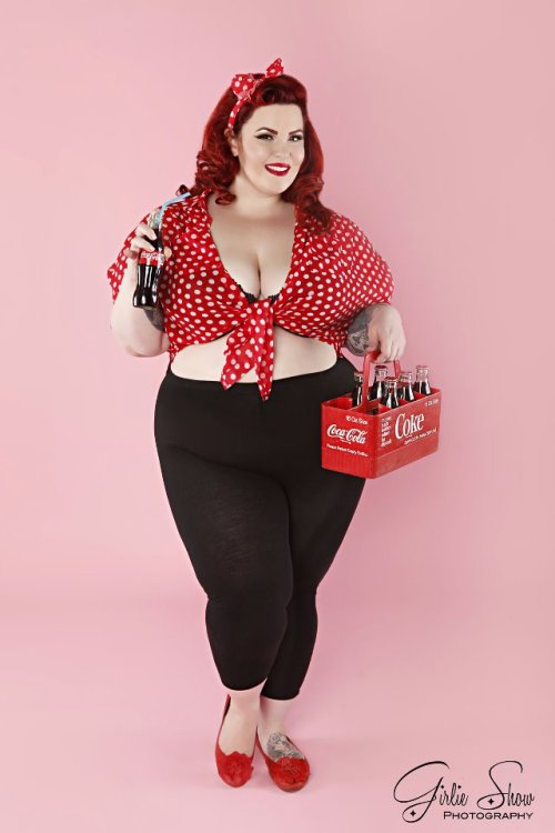 turbulentbeauty:  holdonihearsomebodycomin:  hedwig11:  itsgirlgerm:  tessmunster:  holdonihearsomebodycomin:  tonialforehead:  tessmunster:  New photo by Girlie Show Pinups MUA by Tony Kougar Curves & Coca Cola..what’s not to love? ;)  she is so