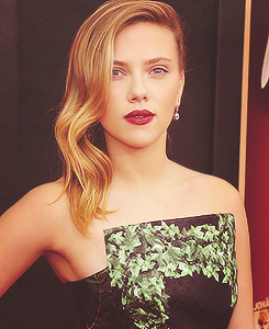 scarjoing:  Scarlett Johansson at the ‘Hitchcock’ NY Premiere, November 18th