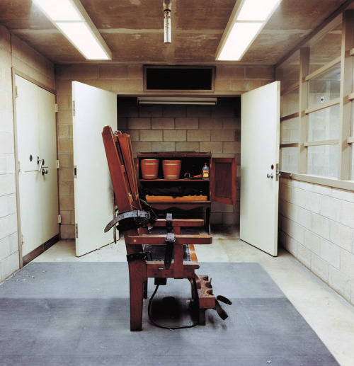 likeafieldmouse:  Lucinda Devlin - The Omega Suites (1991-98) “In 1991, Lucinda Devlin began photographing penitentiaries across the United States with the permission and cooperation of local authorities. She entitled the resulting series, completed