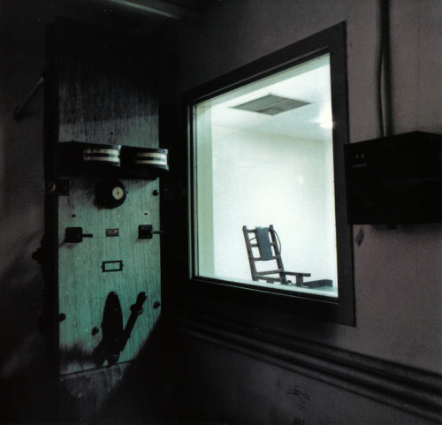 likeafieldmouse:  Lucinda Devlin - The Omega Suites (1991-98) “In 1991, Lucinda Devlin began photographing penitentiaries across the United States with the permission and cooperation of local authorities. She entitled the resulting series, completed