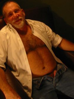 gltbears:  Candidly cocked