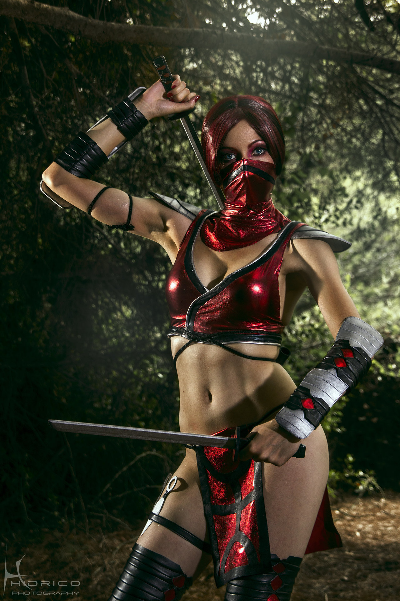 cosplaycreativity:  Skarlet - Mortal Kombat 9 by *Hidrico SkarletMortal Kombat Cosplayer: