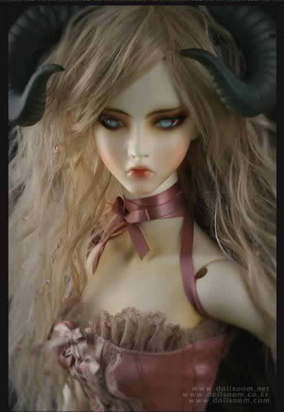 heavenlyresin:  As far as this one goes I can see what you’re talking about again.
