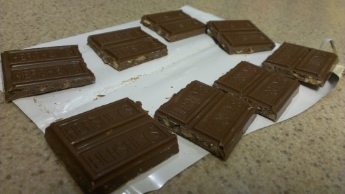 becomingwonder-woman:  inagetsfit:  runingly:  deadliftdolly:  Moderation, not deprivation!  perfect idea  YES!  I would still eat them all and then just have more trash 