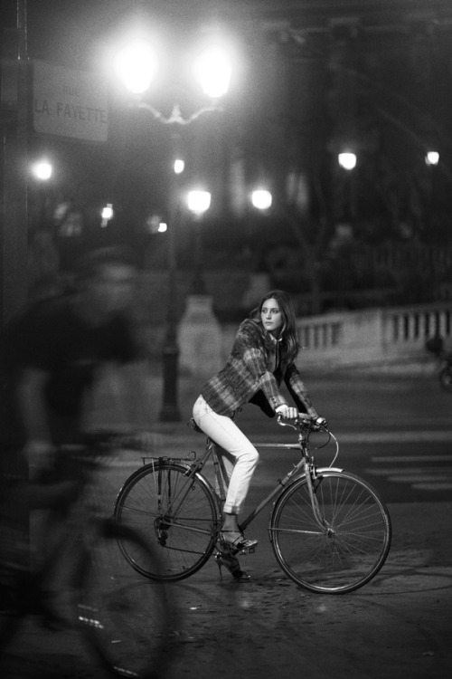 steel-magazine:  Paris at night © Cédric Viollet