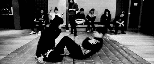 一 日三 秋;