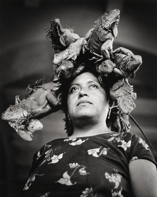 sicksin:  Nuestra Senora de las Iguanas, Juchitan, Oaxaca photo by Graciela Iturbide, 1996 