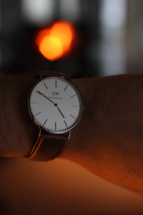 Review: Daniel Wellington Classic Cardif Watch
If you’ve been following me for a while now, you already know that my fixation for horological wristwatches was passed down to me by my father, literally…Not only did he share his passion for timepieces...