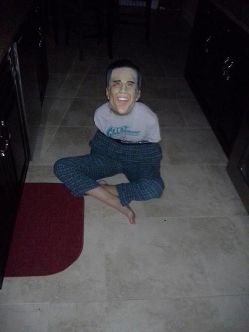 laugh-your-butt-off:  i was bored so i put this on and sat on my kitchen floor in the dark waiting for my mom to get home and when she saw me she screamed so loud the neighbors called the cops  