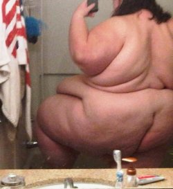 ussbbw:  A candid click, in an undecorated,