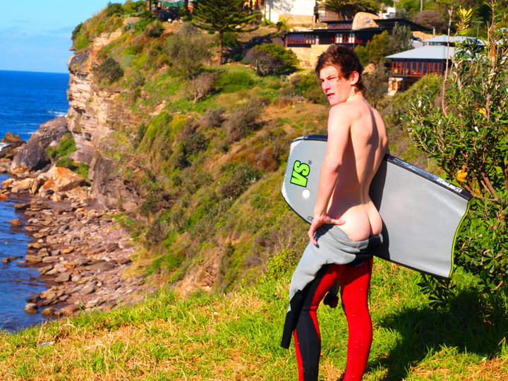 kiwiboyteen:  Follow me for more hotties! ;) kiwiboyteen.tumblr.com 