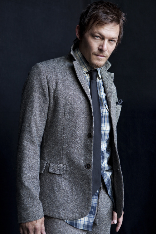 walkingdead-gasm:  ohh, handsome devil. 