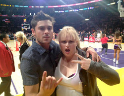 davidisbeyonce:  invokes:  windspray:  rebel wilson is my idol  am i the only one who is jealous of rebel  im jealous of zac tbh 