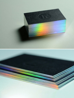 mcmillianfurlow:Awesome hologram-like effect on the edge painting of these business cards by Denis Mallet.