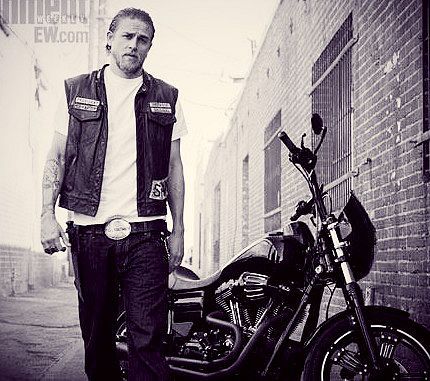 XXX fangirling-feels:  Charlie Hunnam - Entertainment photo