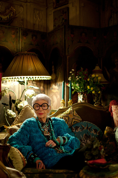 i-donline: Raise your Glasses to Iris Apfel “One style doesn’t fit all”, Apfel tells Advanced Stye’s
