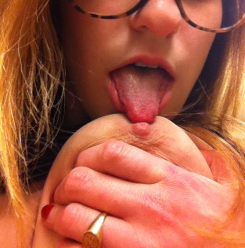 princessrichgirl:  You can see my nerd glasses!
